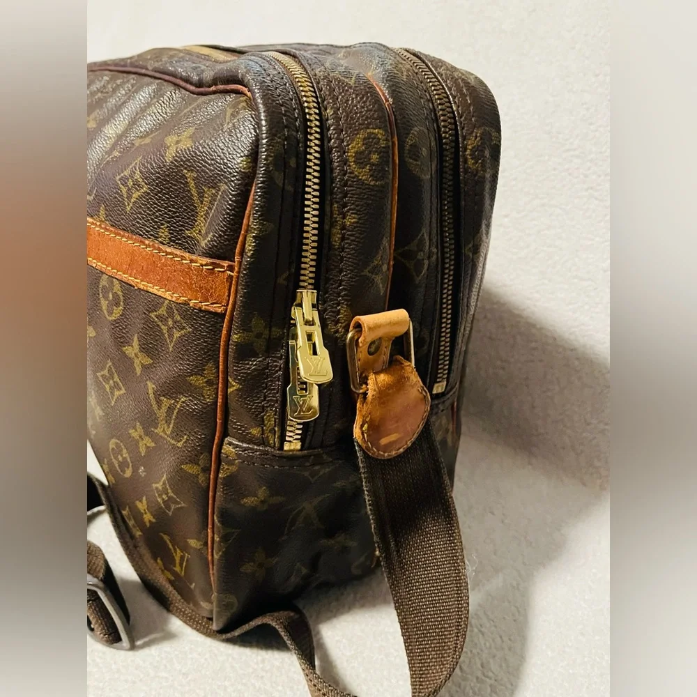 LOUIS VUITTON Monogram Reporter GM Crossbody Shoulder Bag - Picture 8 of 16